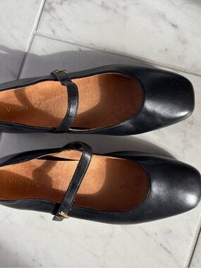 Vionic black square toe Alemeda Mary Jane flats Sz 10